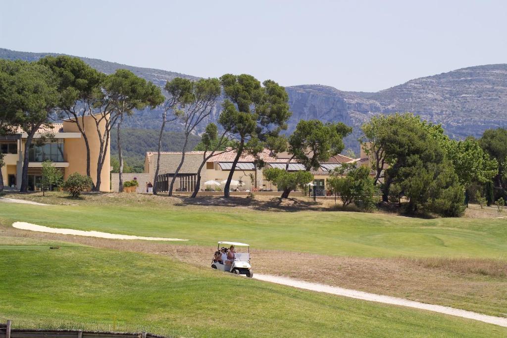 Madame Vacances Residence Provence Country Club Saumane-de-Vaucluse Экстерьер фото