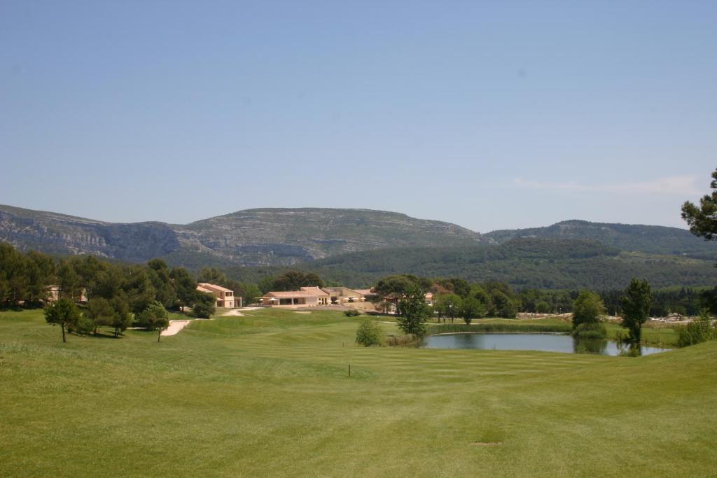 Madame Vacances Residence Provence Country Club Saumane-de-Vaucluse Номер фото