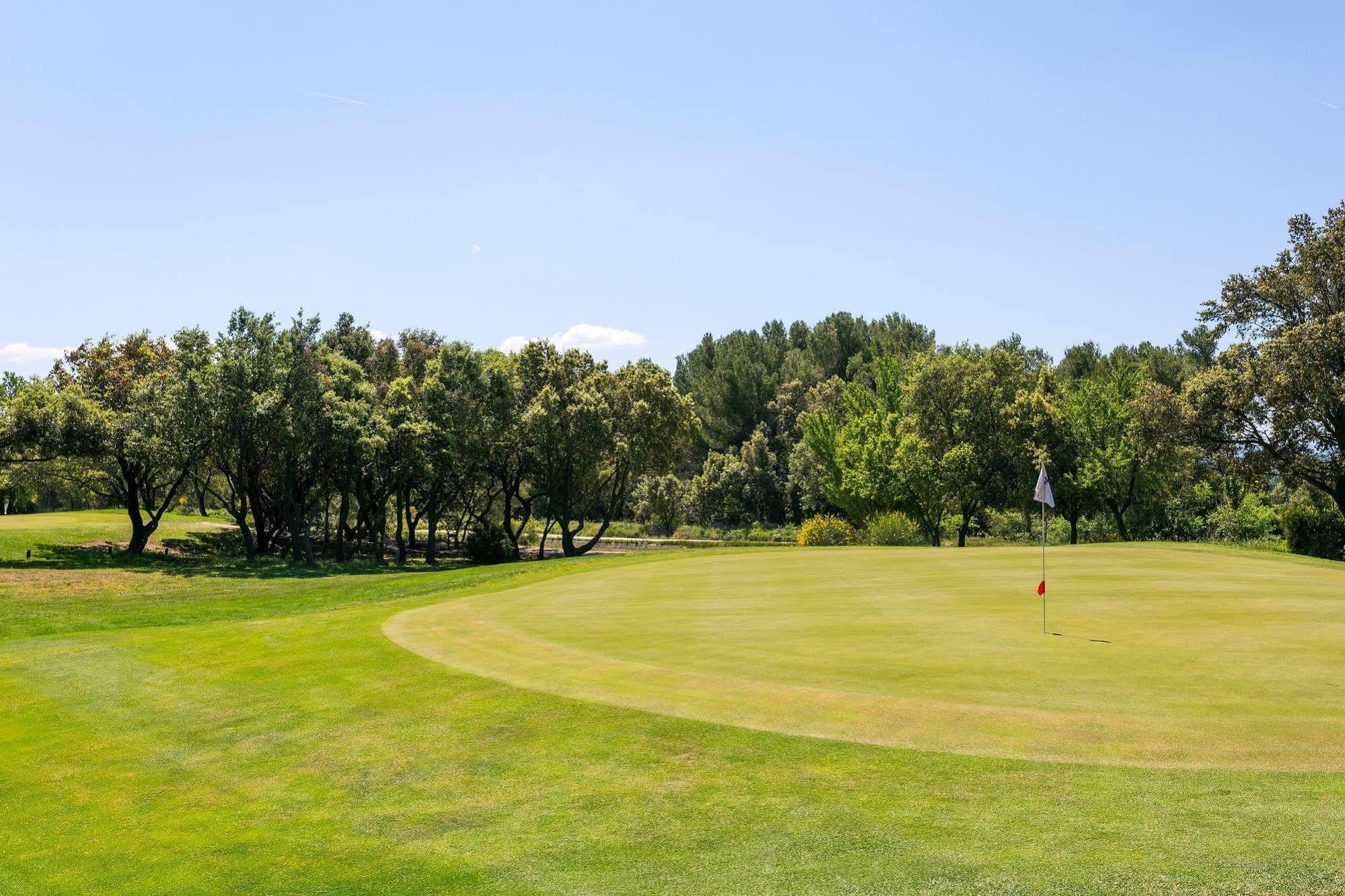 Madame Vacances Residence Provence Country Club Saumane-de-Vaucluse Экстерьер фото